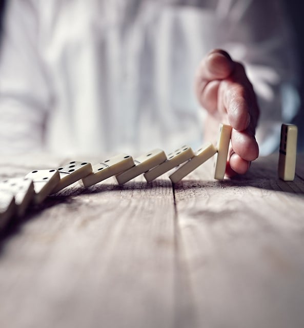 Hand blocking dominoes